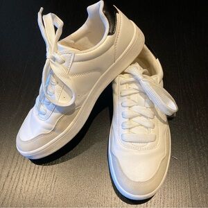 Mens Time and Tru Black and White  sneakers size 8